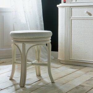 Petit tabouret en rotin