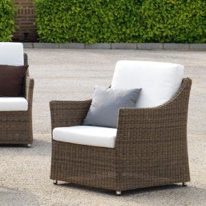 fauteuil de jardin en resine tressee marron