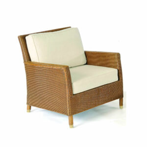 Fauteuil contemporain en loom de couleur caramel