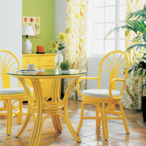 Table et chaises jaunes en rotin