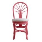 chaise en rotin couleur rose chewing gum