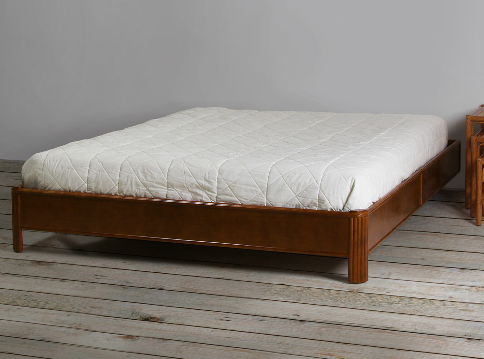 Cadre de lit en rotin et bois