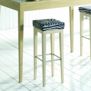 Tabouret haut en bois