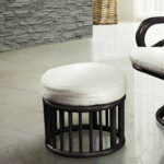 Repose-pied rond en rotin