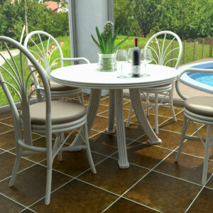 Table blanche ovale en rotin avec chaises