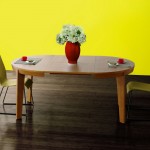 Table en bois avec allonges intégrées
