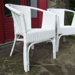 2 fauteuils en resine blanche