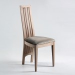 Chaise moderne haut dossier en bois