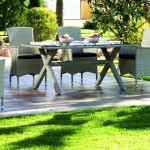 Table rectangulaire de jardin avec chaises