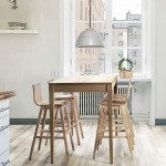 Tabourets de bar et table haute de cuisine en bois massif