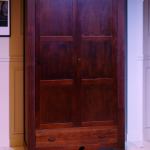 Armoire coloniale en pin 1 tiroirs 2 portes