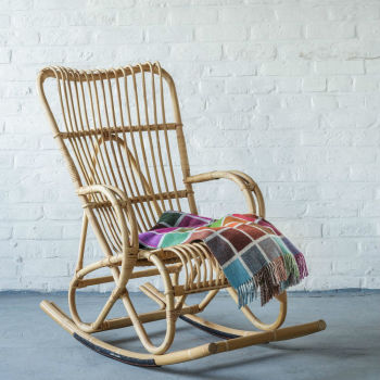 Rocking chair en rotin naturel vintage