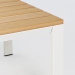 Table de salon de jardin en aluminium blanc avec plateau bois