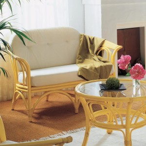 Canapé rotin 2 places design jaune avec coussins
