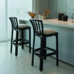 tabouret de bar rotin noir avec dossier