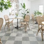 Chaises avec accoudoirs en aluminium design