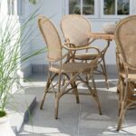 Chaises avec accoudoirs pour table à manger de jardin