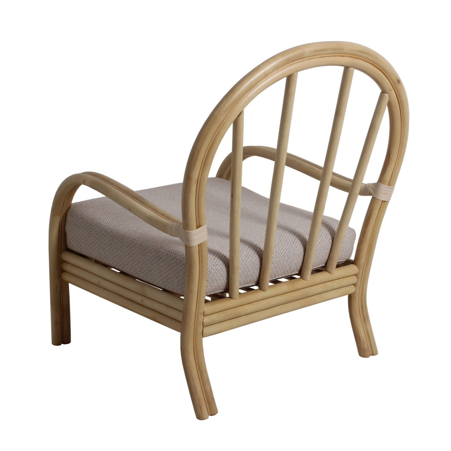 Fauteuil rotin naturel pour l'intérieur avec coussins