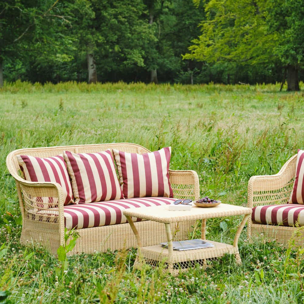 salon de jardin resine tresse naturelle avec coussins
