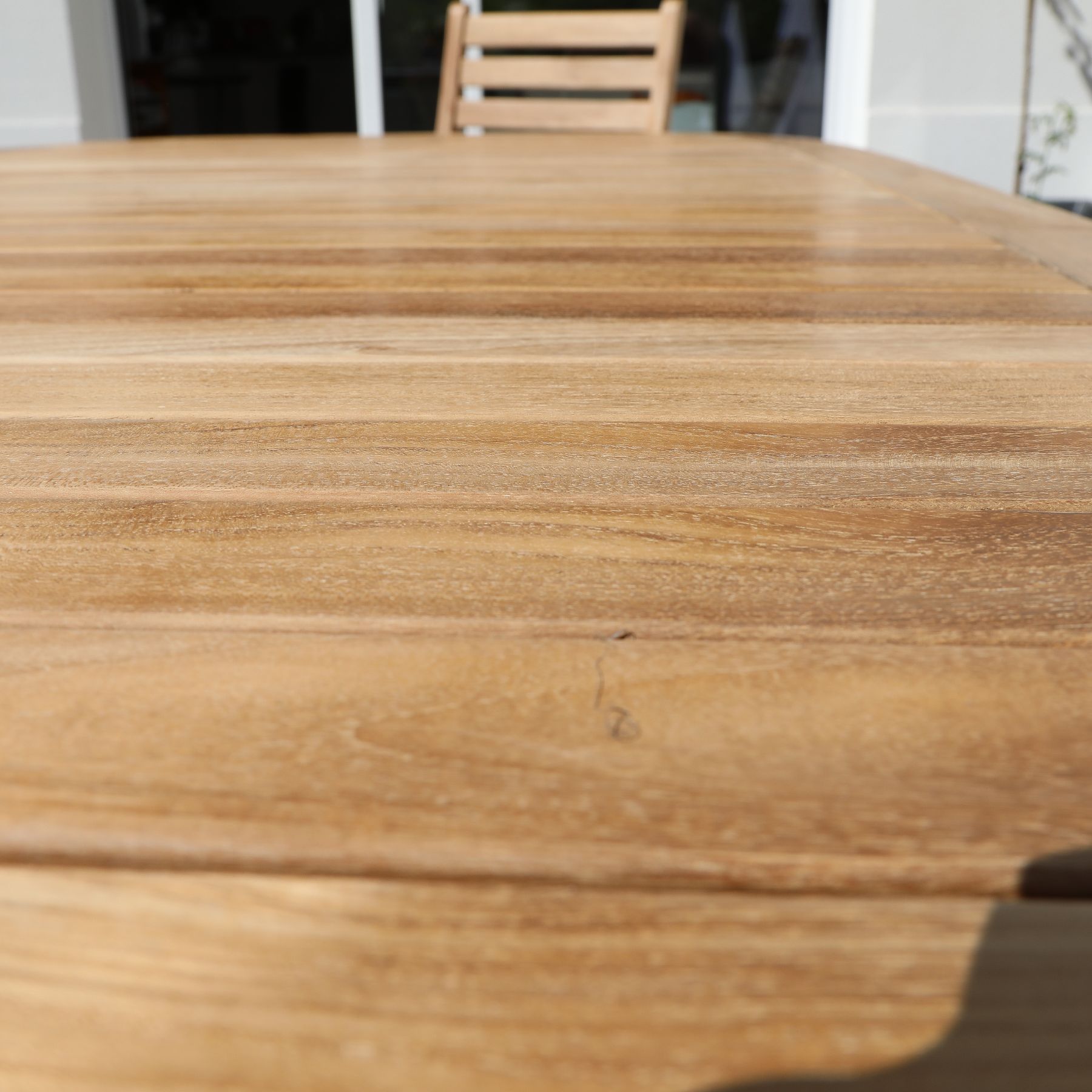 table de jardin en bois massif haut de gamme niagara Table de jardin haut de gamme ovale en teck massif Niagara