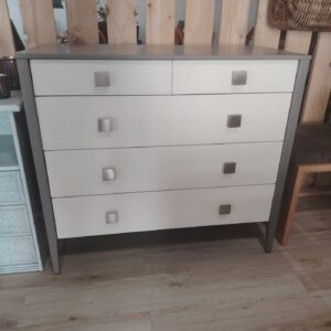 Commode 3 grands tiroirs et 2 petits en promotion
